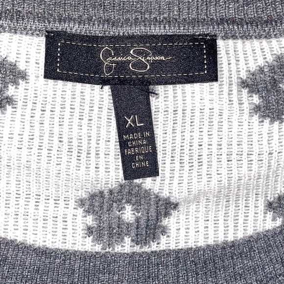 Jessica Simpson Sweater - One Black Flower (Like Lady Di’s Black Sheep Sweater) - Picture 3 of 6